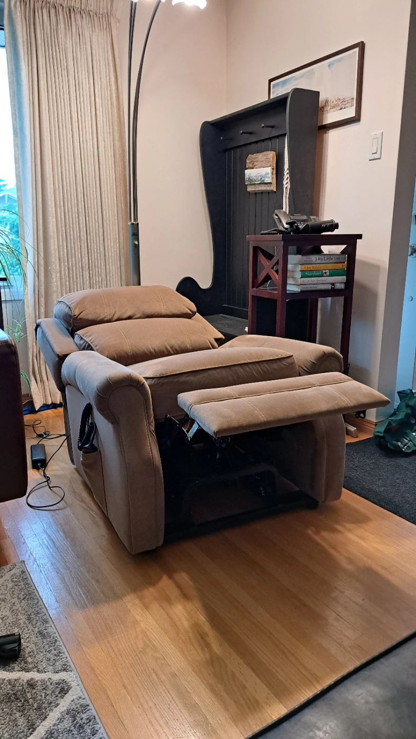 Home meridian powerlift/recliner - photo 4