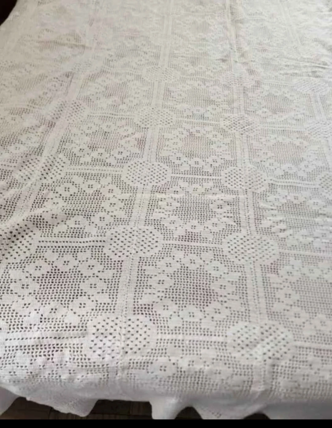 HAND CROCHETED BEDSPREAD OR TABLECLOTH