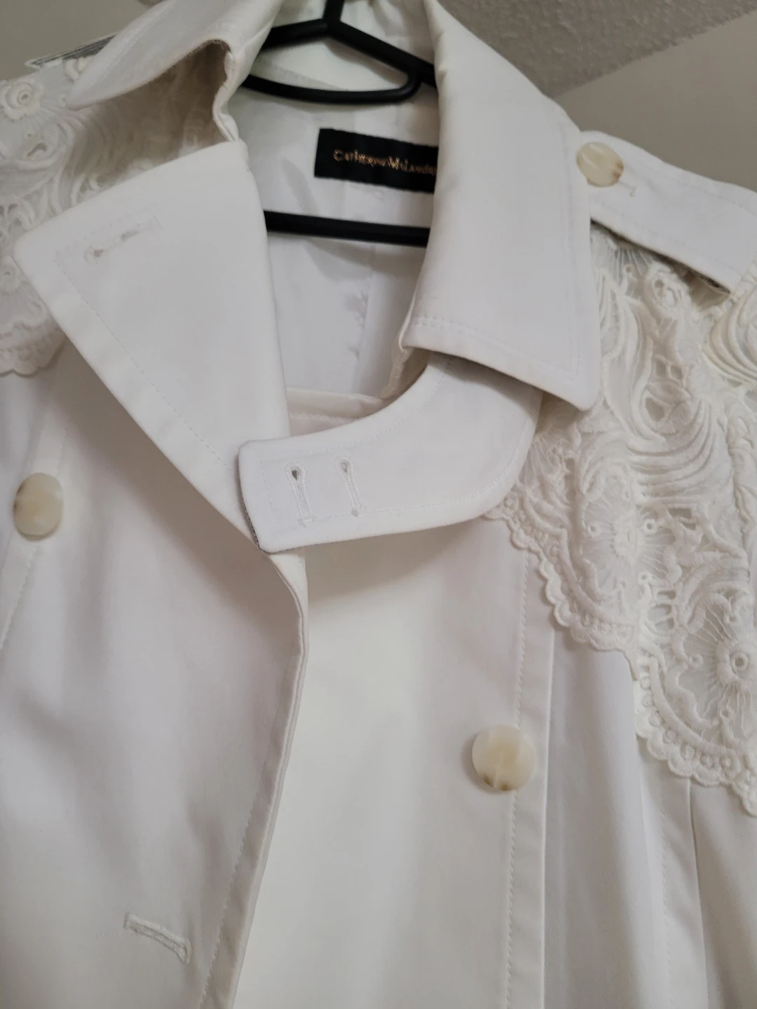 Catherine Malandrino White Trench Coat with Lace Detail - photo 4