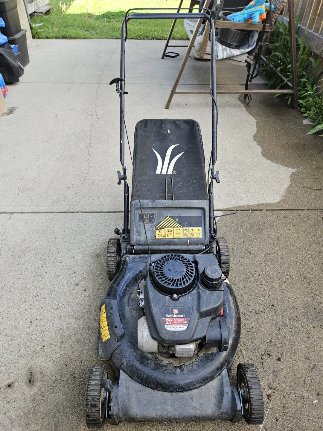 YARD MACHINE LAWNMOWER