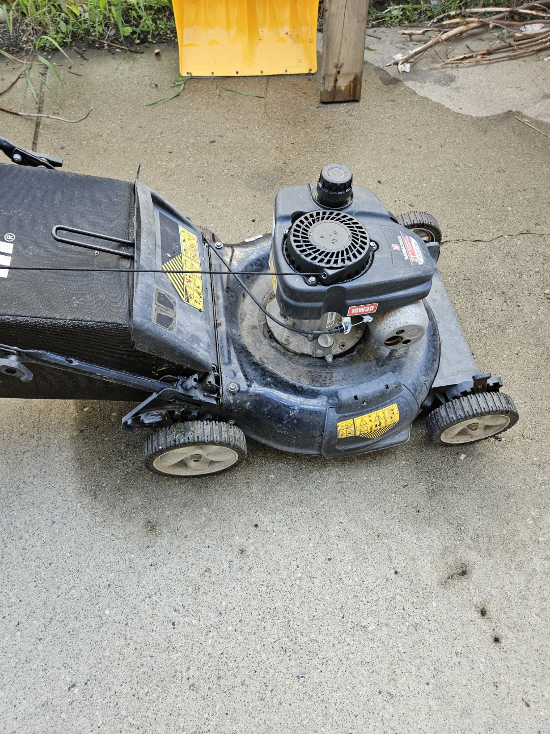 YARD MACHINE LAWNMOWER - photo 4