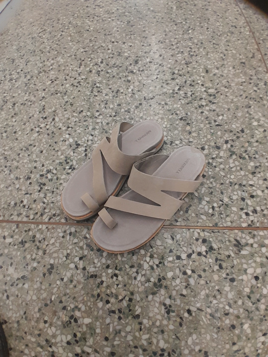 Merrell Women's Tan Suede Sandals Size 8.5 - photo 2