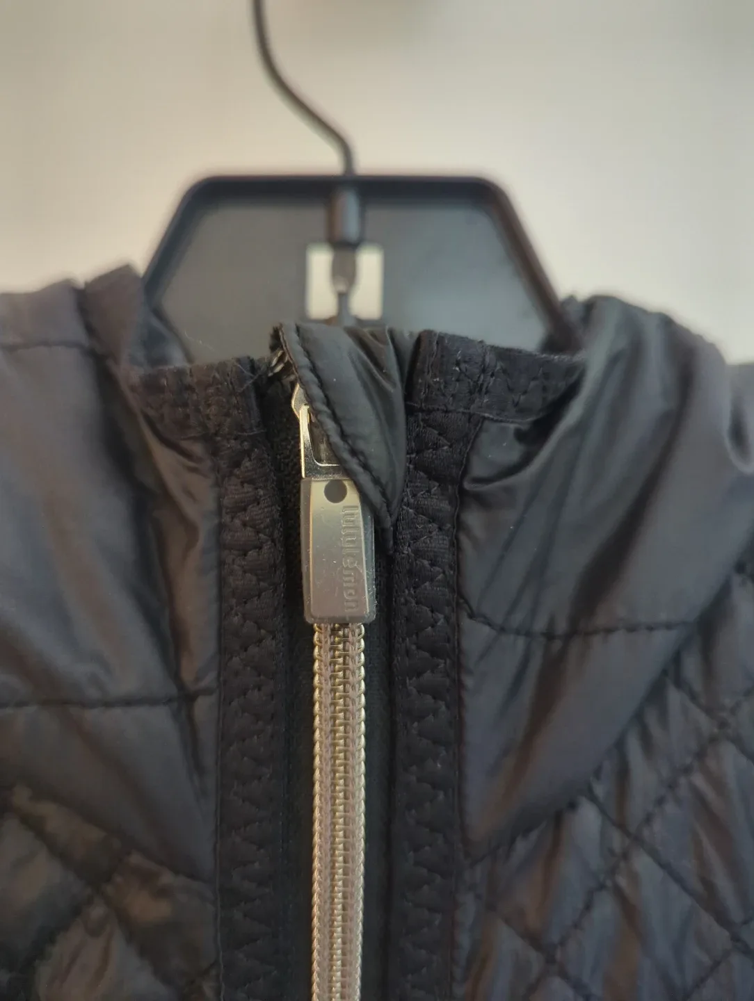Lululemon Black Hooded Puffer Vest - photo 4