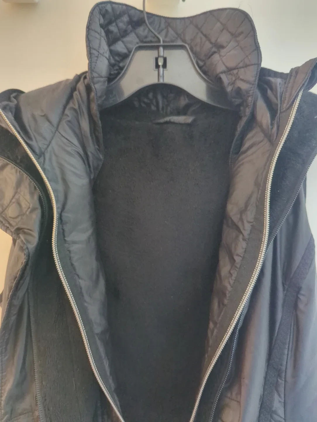 Lululemon Black Hooded Puffer Vest - photo 5