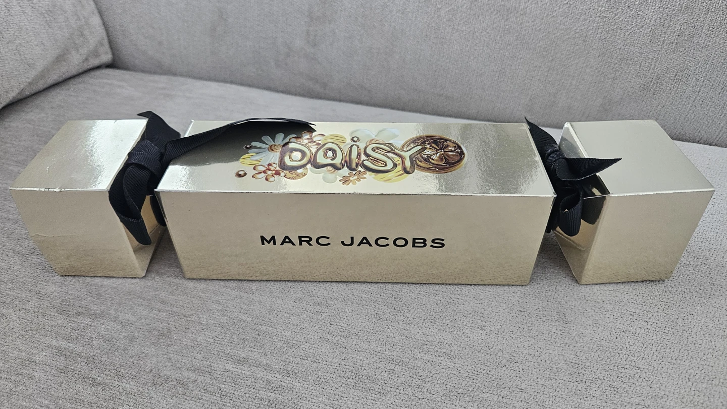 Marc Jacobs Daisy Cracker Set