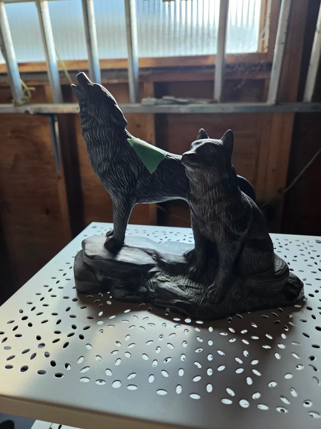 Wolf Figurine - Howling and Sitting Duo