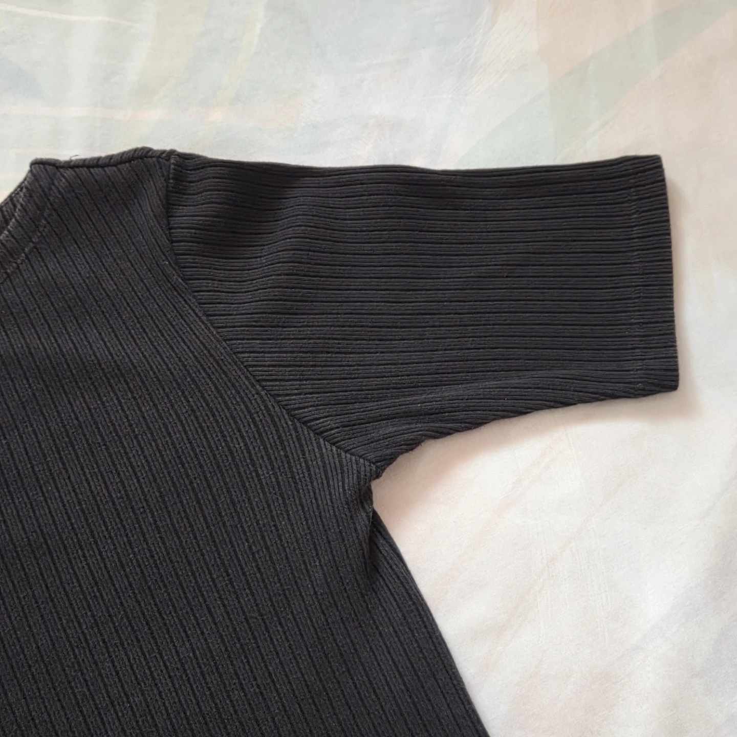 GU Ribbed Black T-Shirt - photo 4