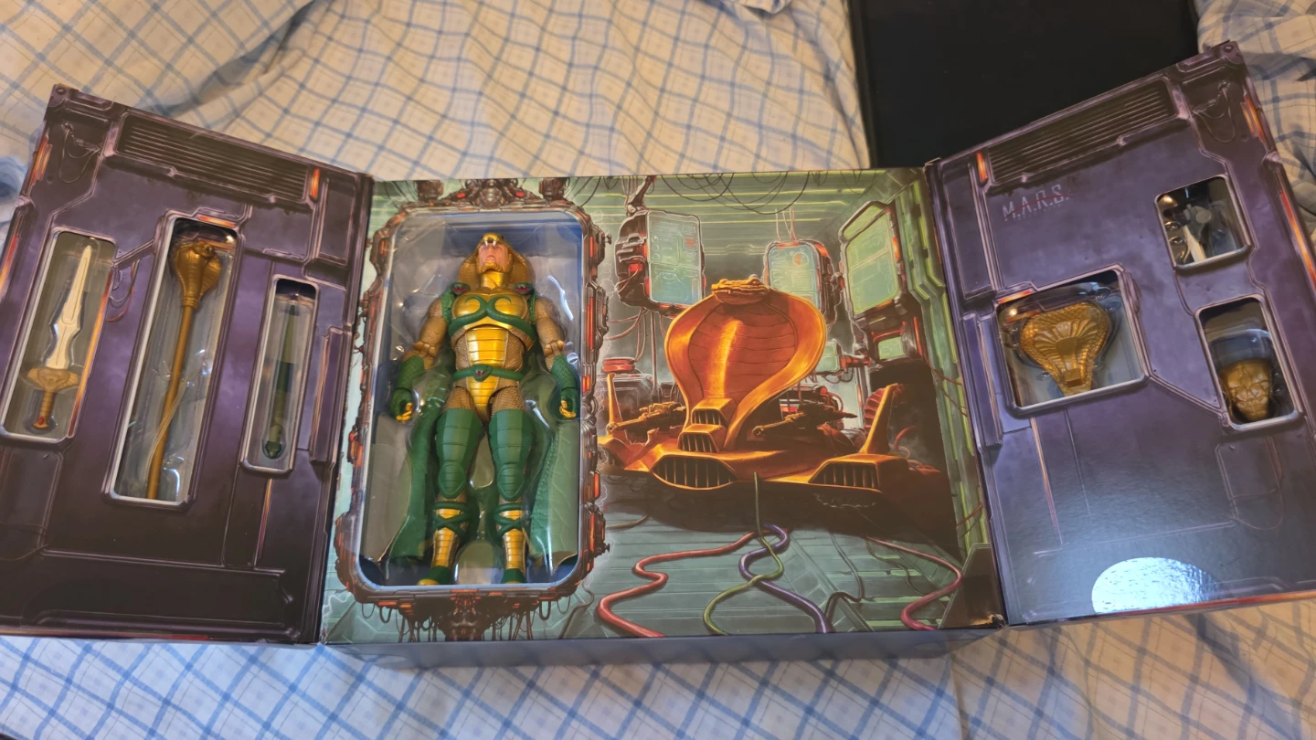 G.I. Joe Classified Series Serpentor & Air Chariot