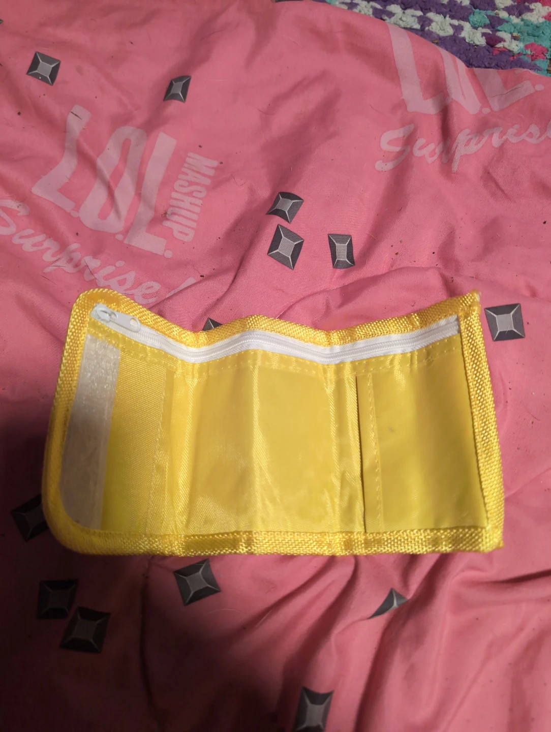SpongeBob Tri-Fold Wallet - photo 2