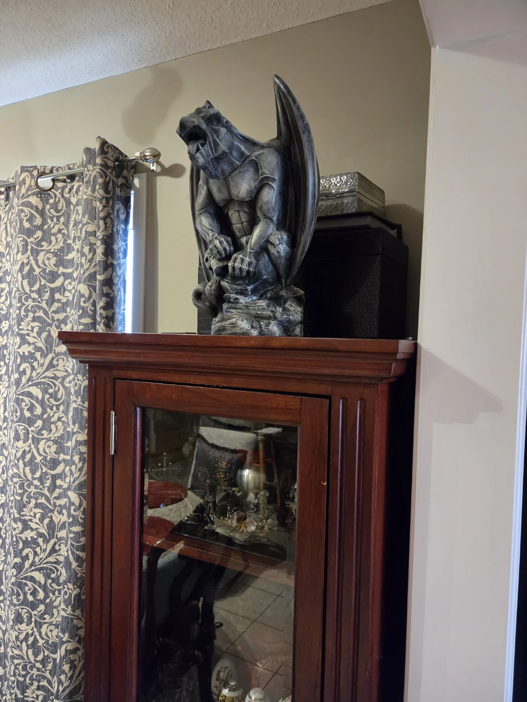 Gargoyle Statue - photo 2