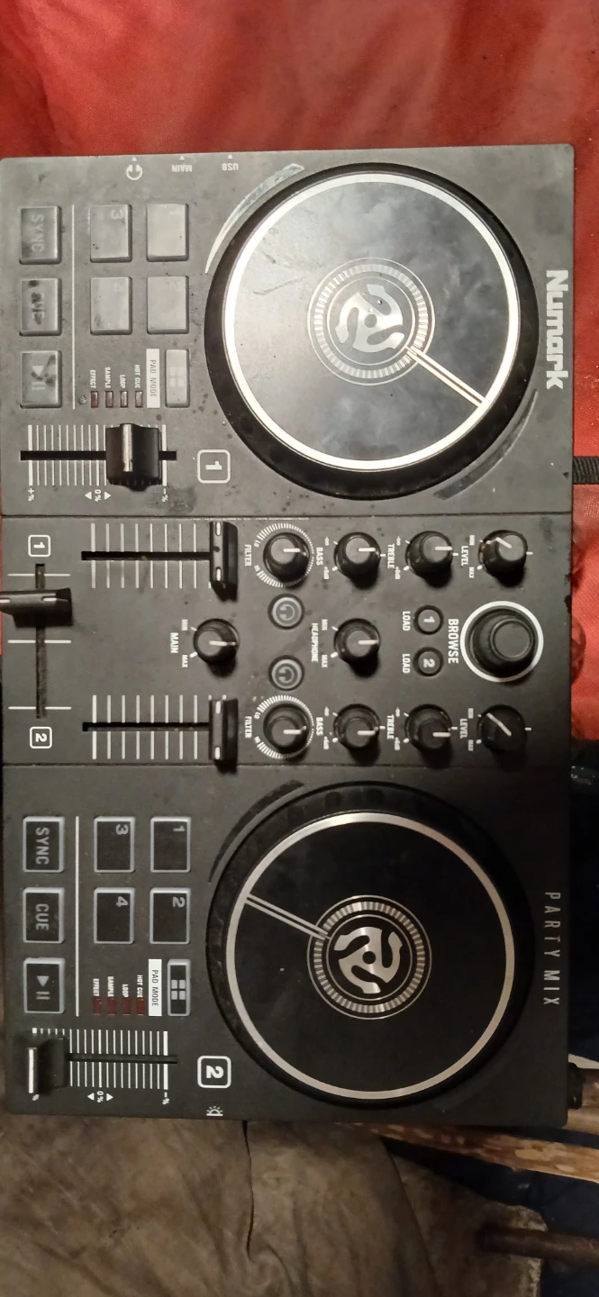 Numark Party Mix DJ Controller