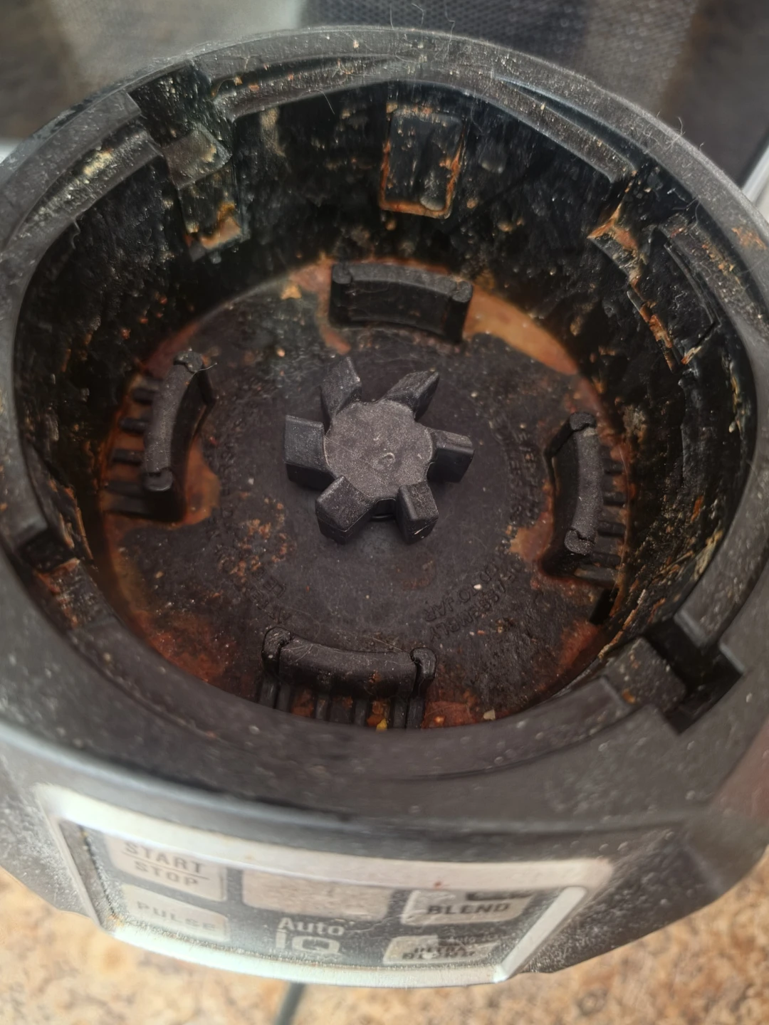 Ninja Auto iQ 1000W Blender Base needs a clean - photo 3