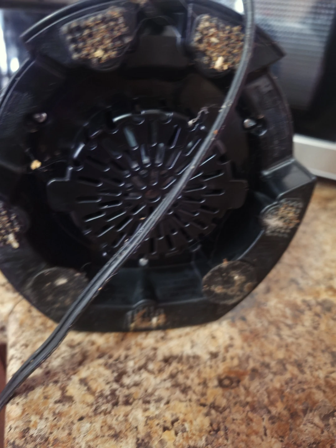Ninja Auto iQ 1000W Blender Base needs a clean - photo 4