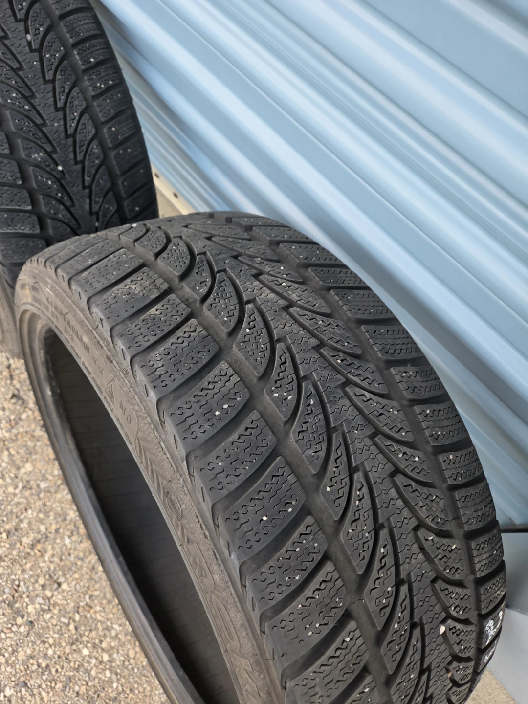 Nokian Hakkapeliitta Winter Tires - 235/35R19 - photo 2