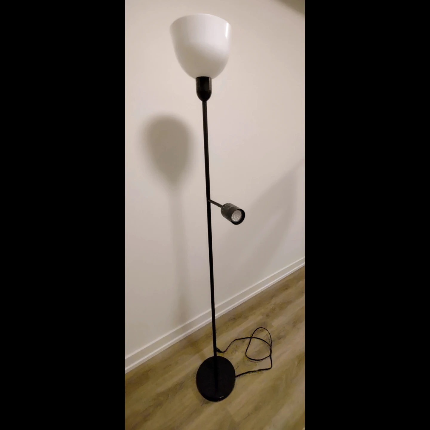 Adjustable LED floor and flood lamp with reading light - photo 2