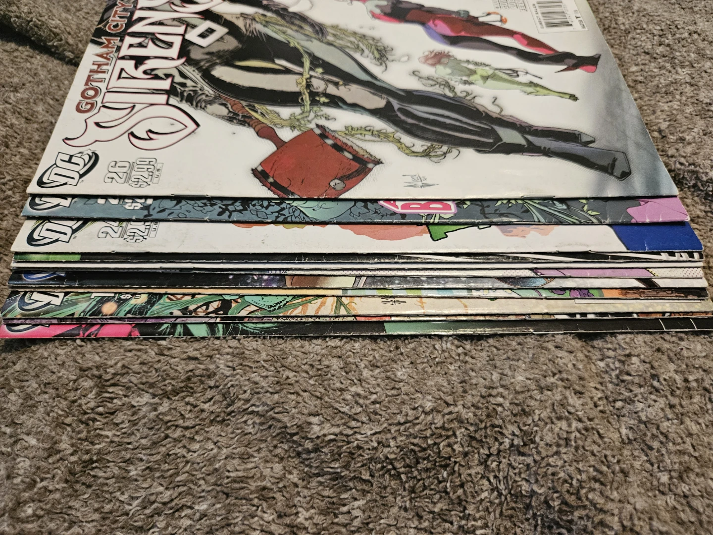Gotham City Sirens Comic Book Lot - photo 5