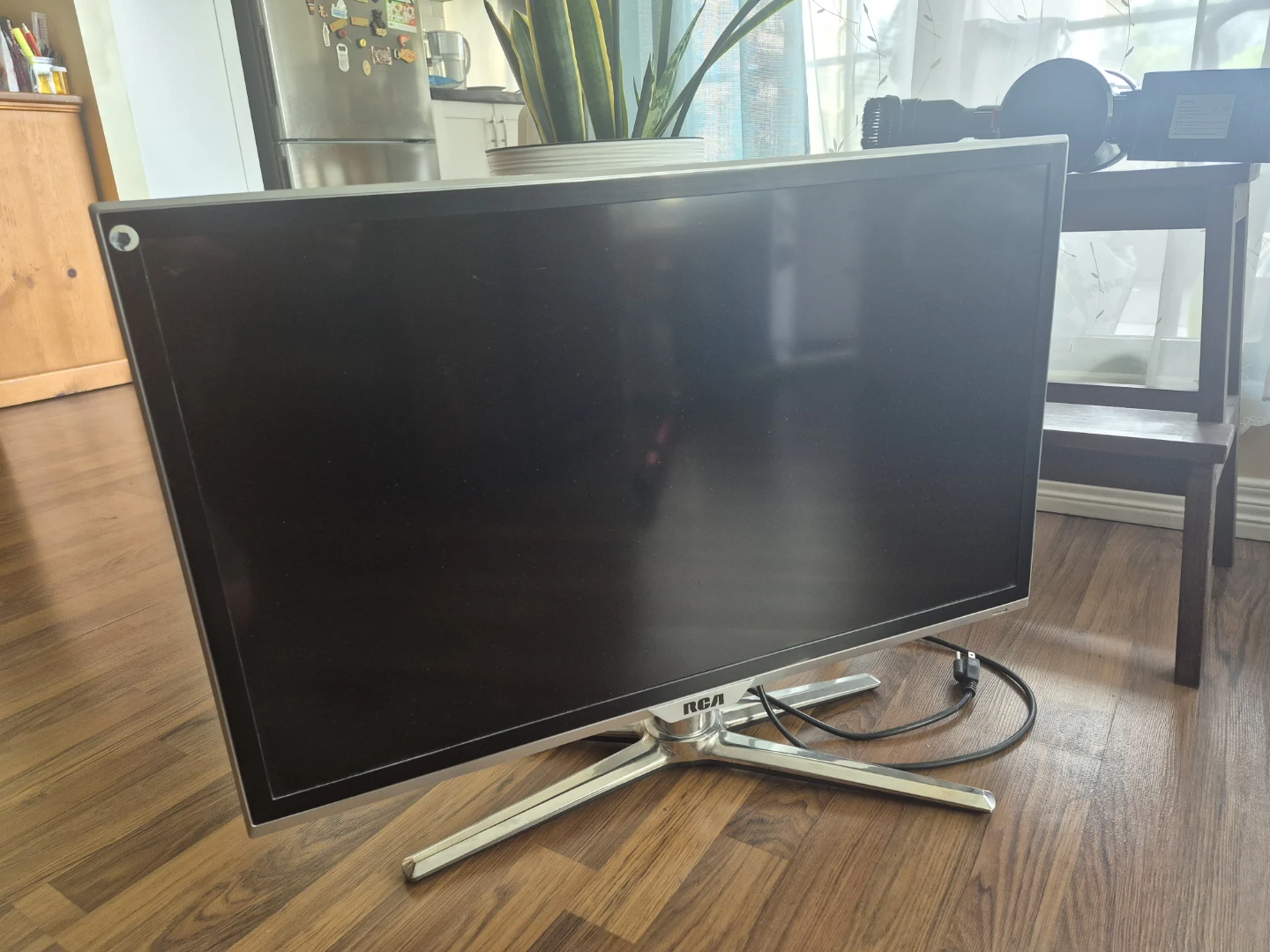 RCA 32" LED TV