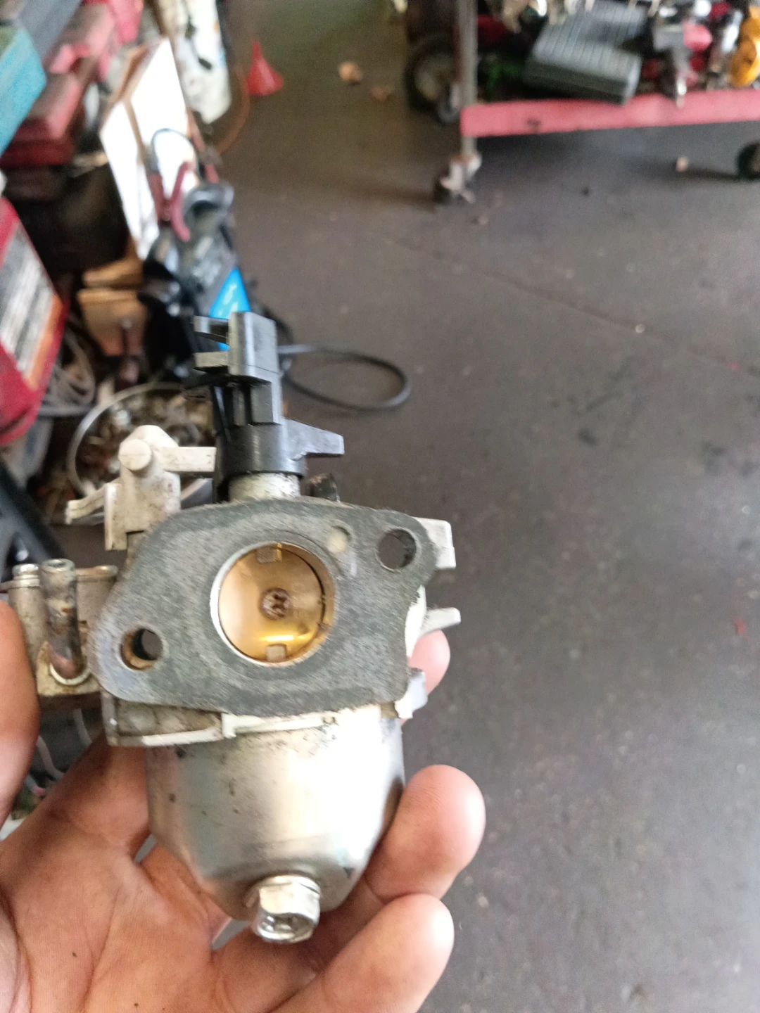 Predator 212 CC carburetor - photo 3