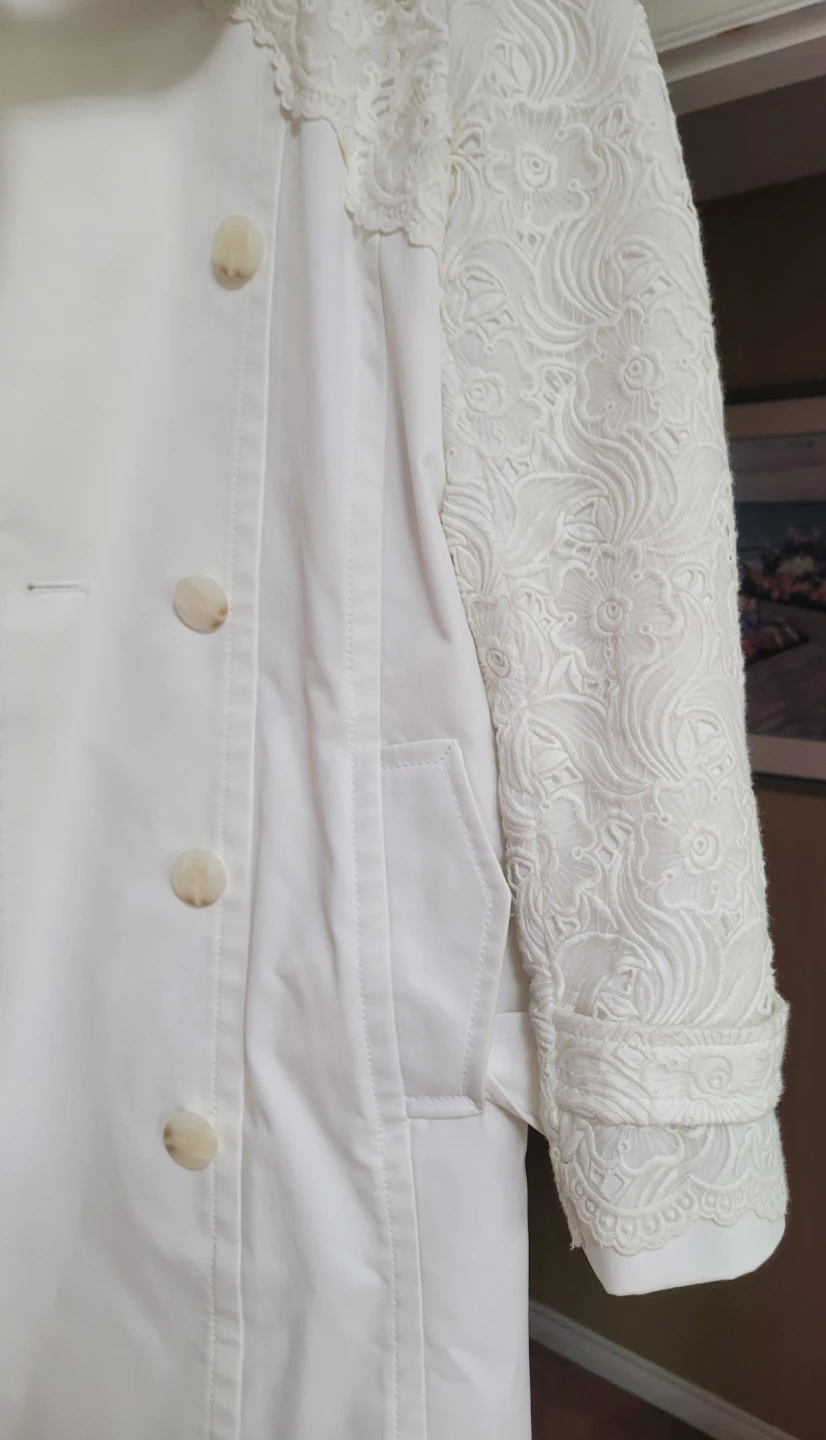 Catherine Malandrino White Trench Coat with Lace Detail - photo 3