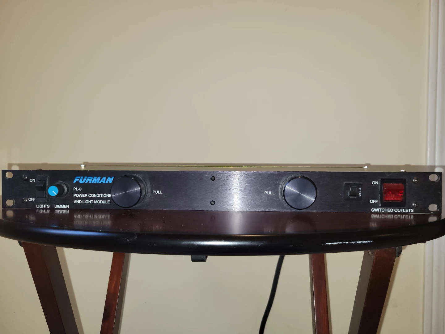 Furman PL-8 Power Conditioner and Light Module