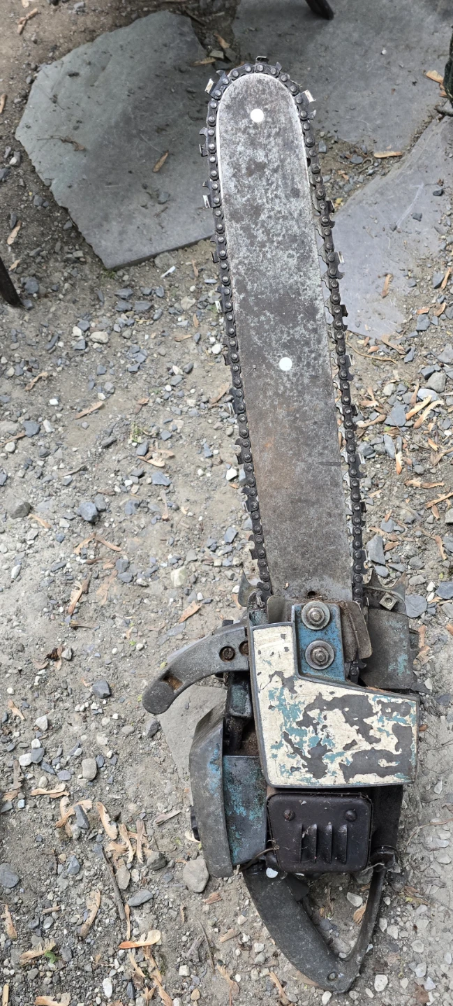 Vintage Chainsaw - photo 2