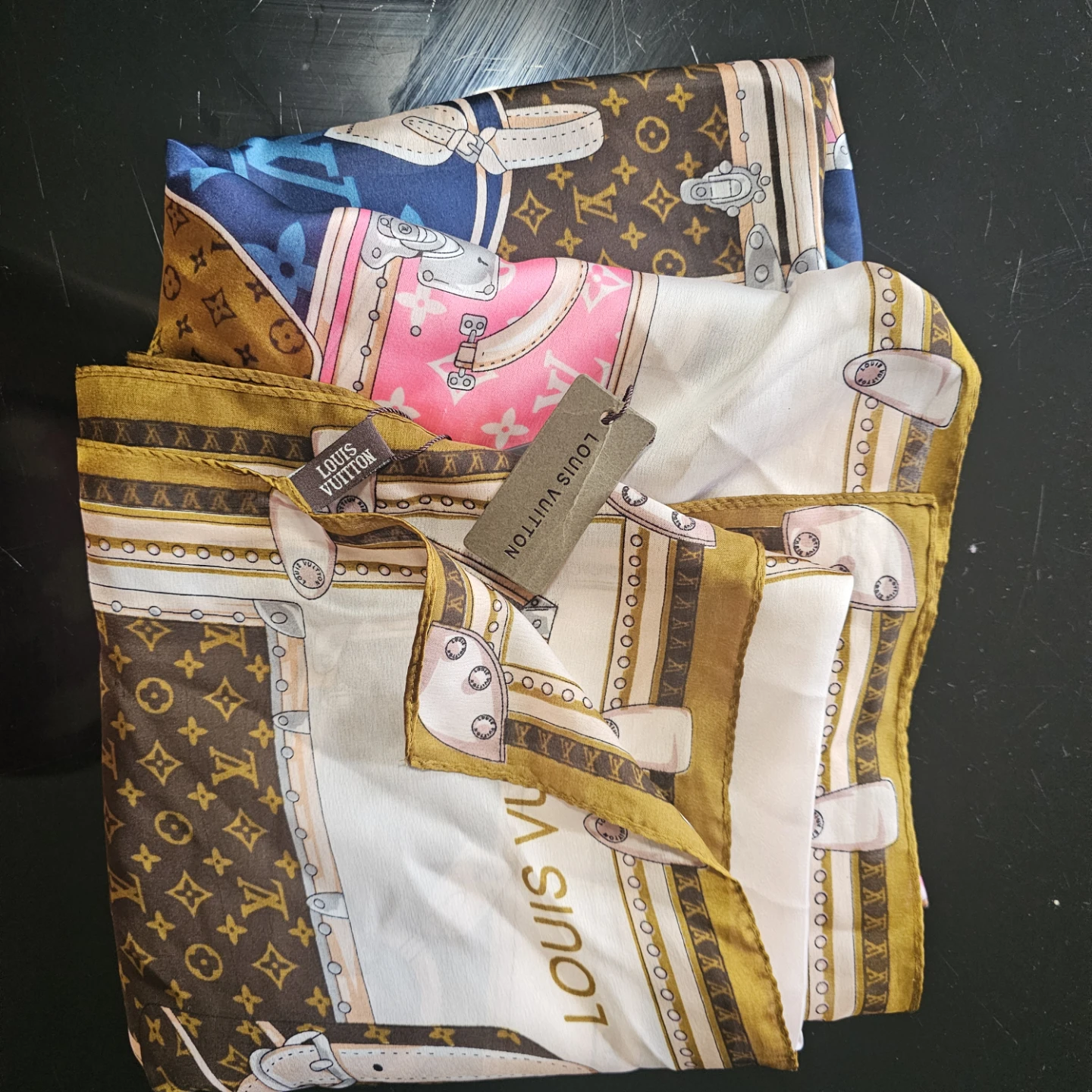 Louis Vuitton Silk Scarf - photo 3
