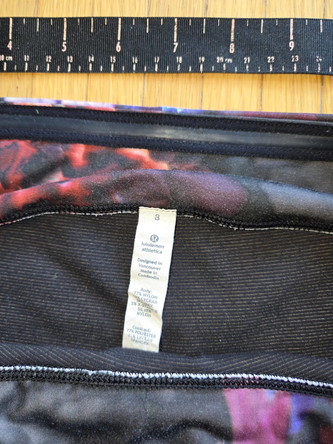 Lululemon Flip Your Dog Bootyshort - Size 8 - photo 5