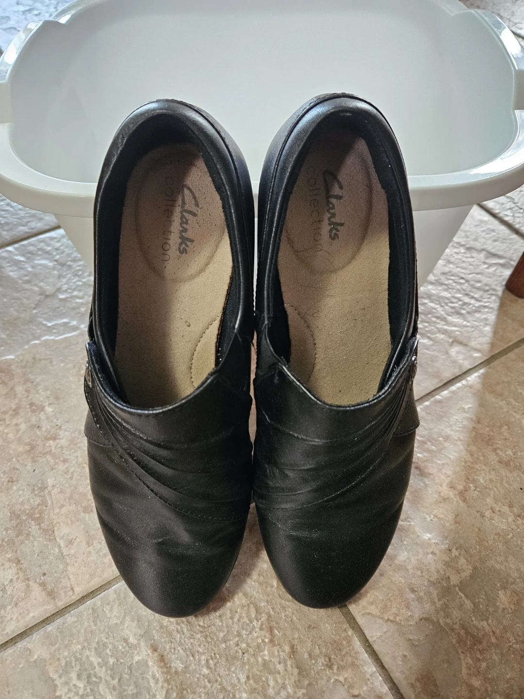 Clarks Women's Black Loafers Size 8 - photo 2