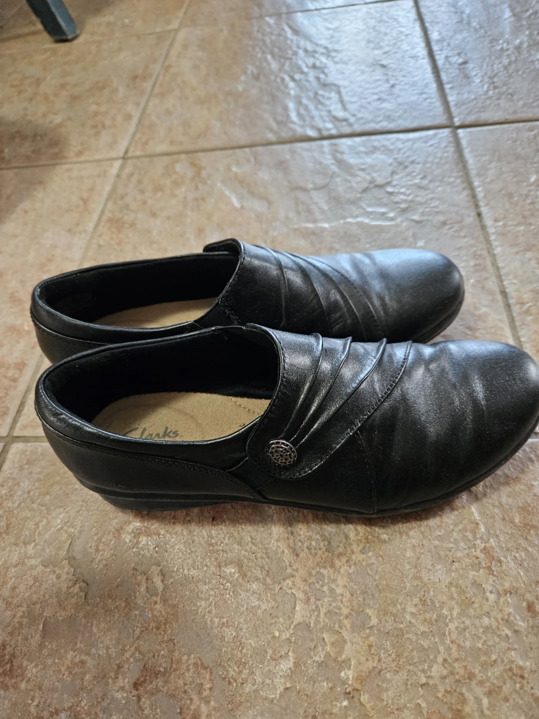 Clarks Women's Black Loafers Size 8 - photo 3
