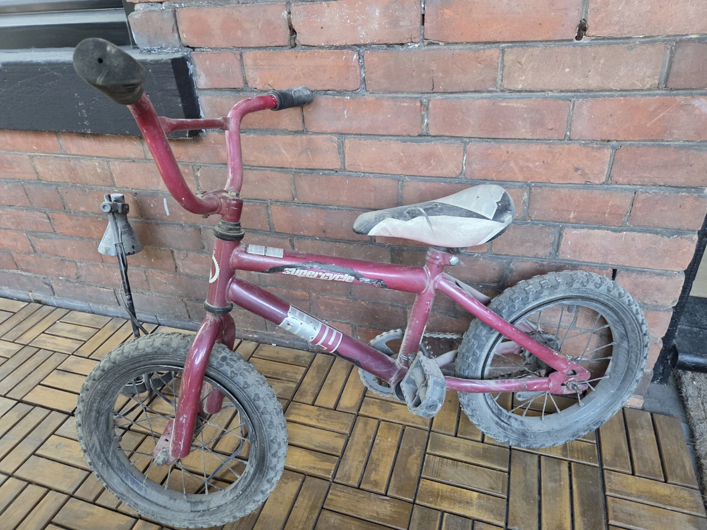 Kids Bike (flat tires)