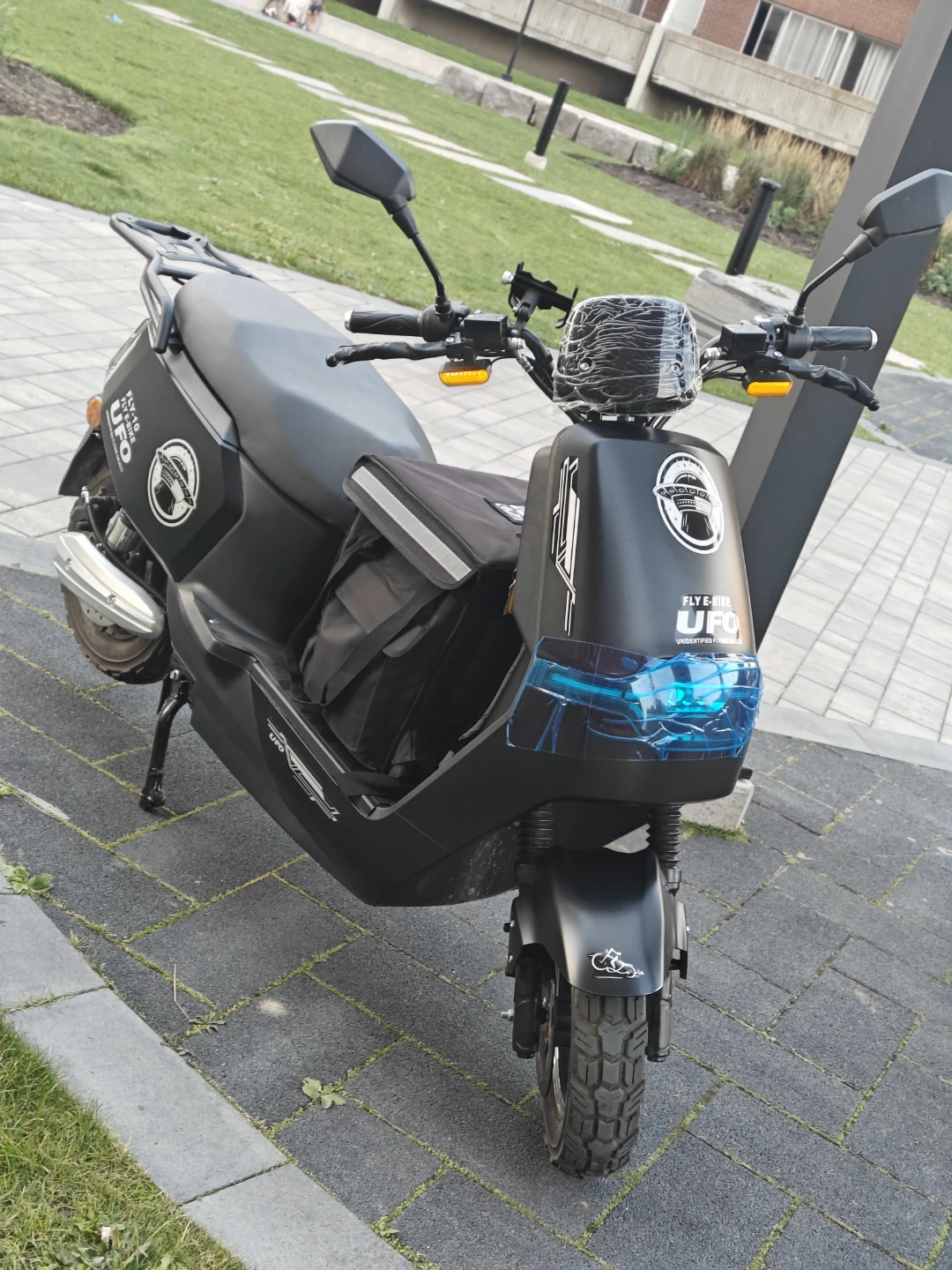 FLY E-BIKE UFO Scooter - photo 3