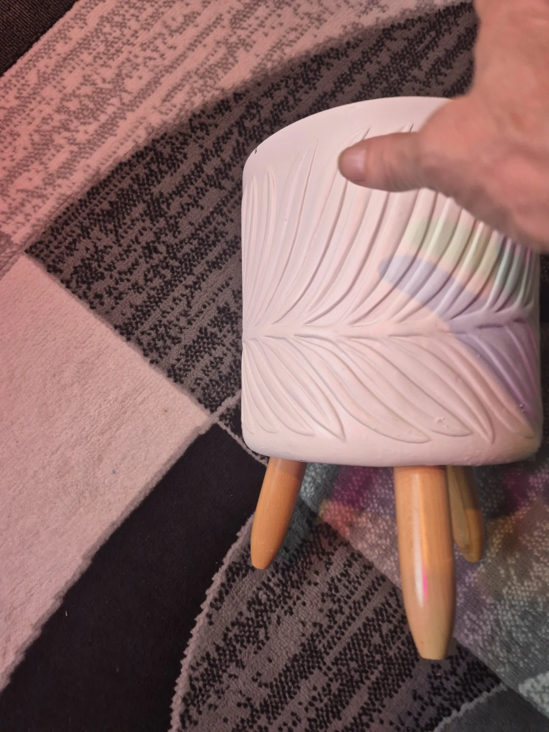 White Textured Plant Pot with Wooden Legs - photo 2