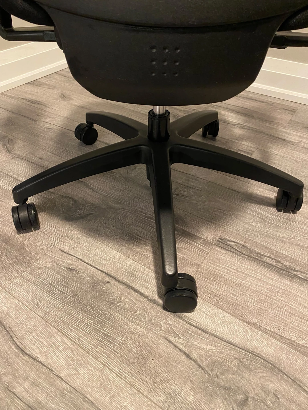 Black Ergonomic Office Chair - photo 4