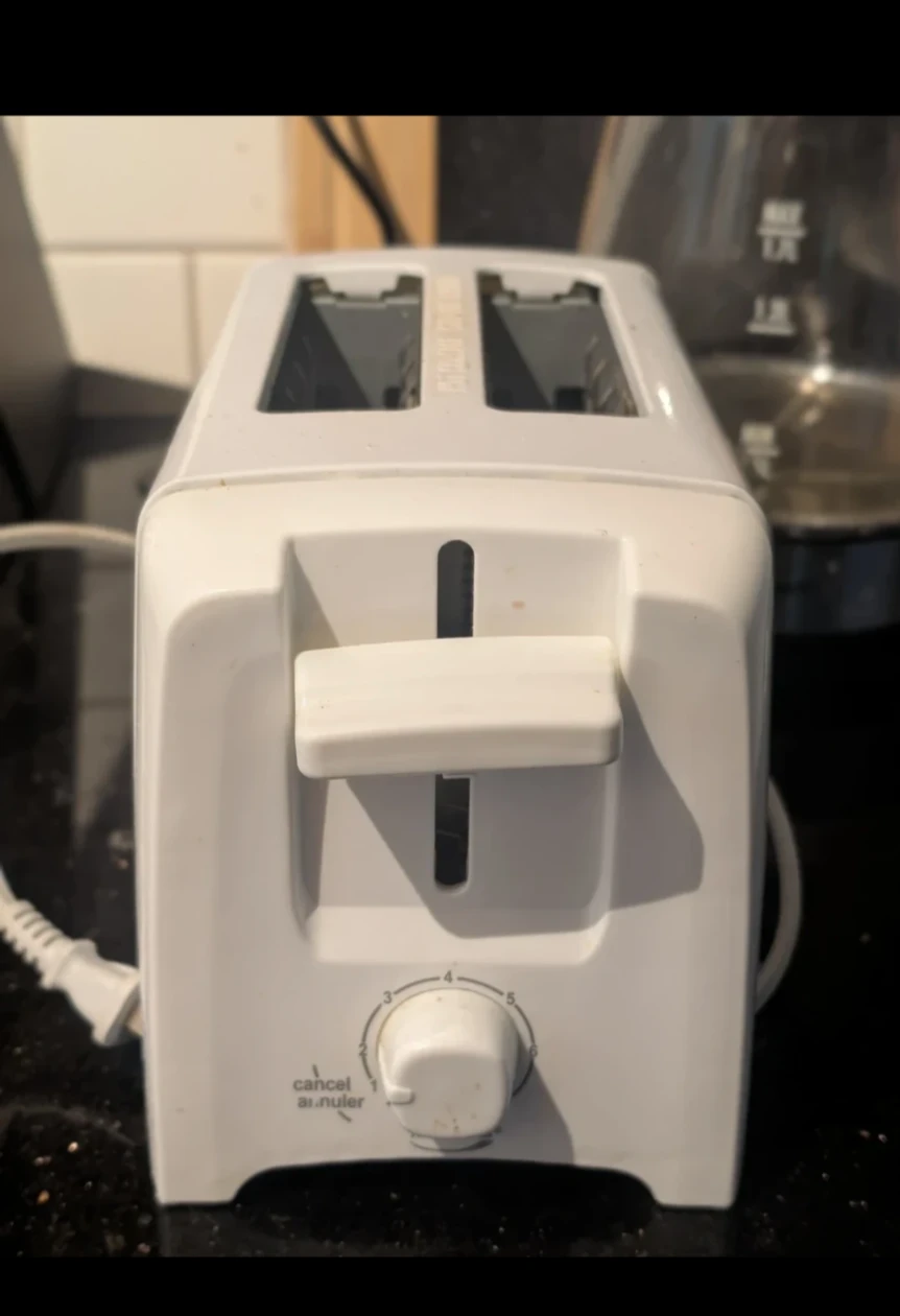 White 2-Slice Toaster