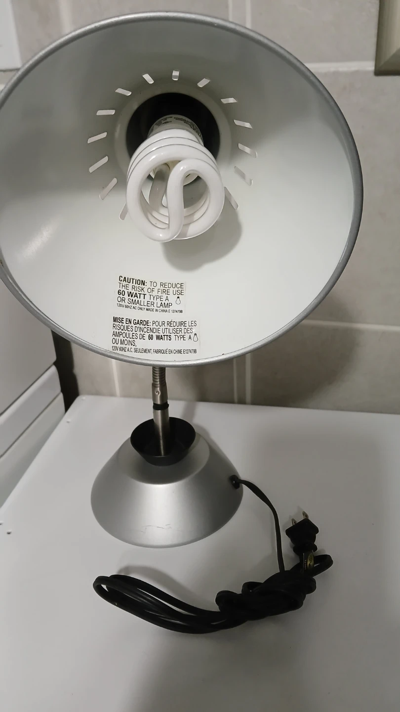 Metal table lamp for $5.00 - photo 2