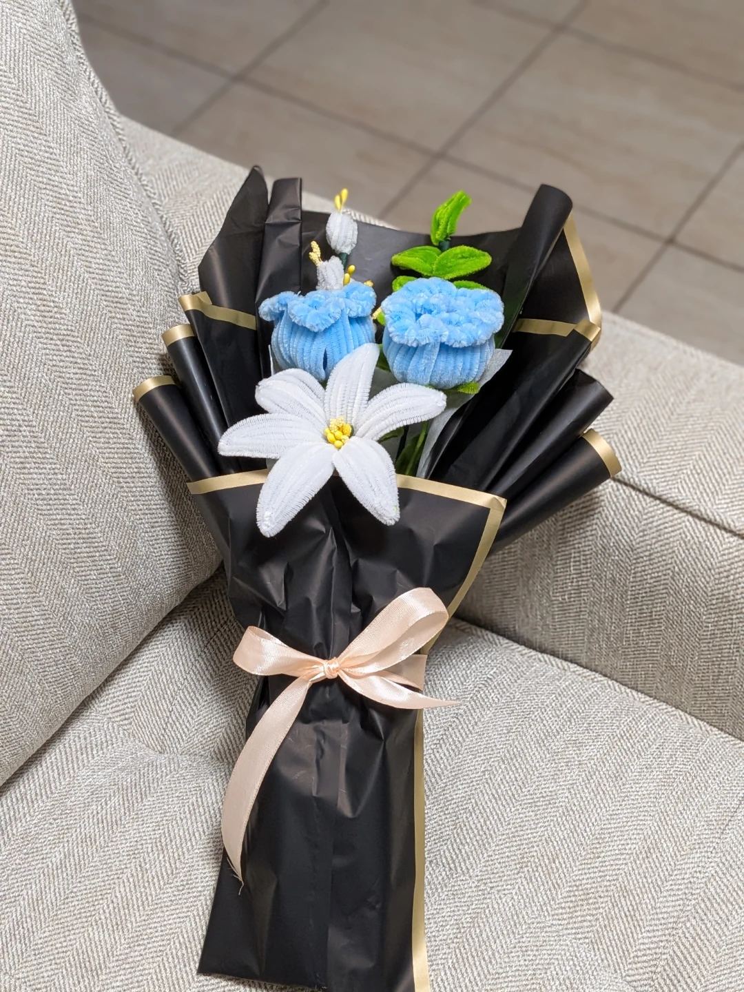 Nush handmade Ice blue pipe cleaner flowers bouquet - photo 3