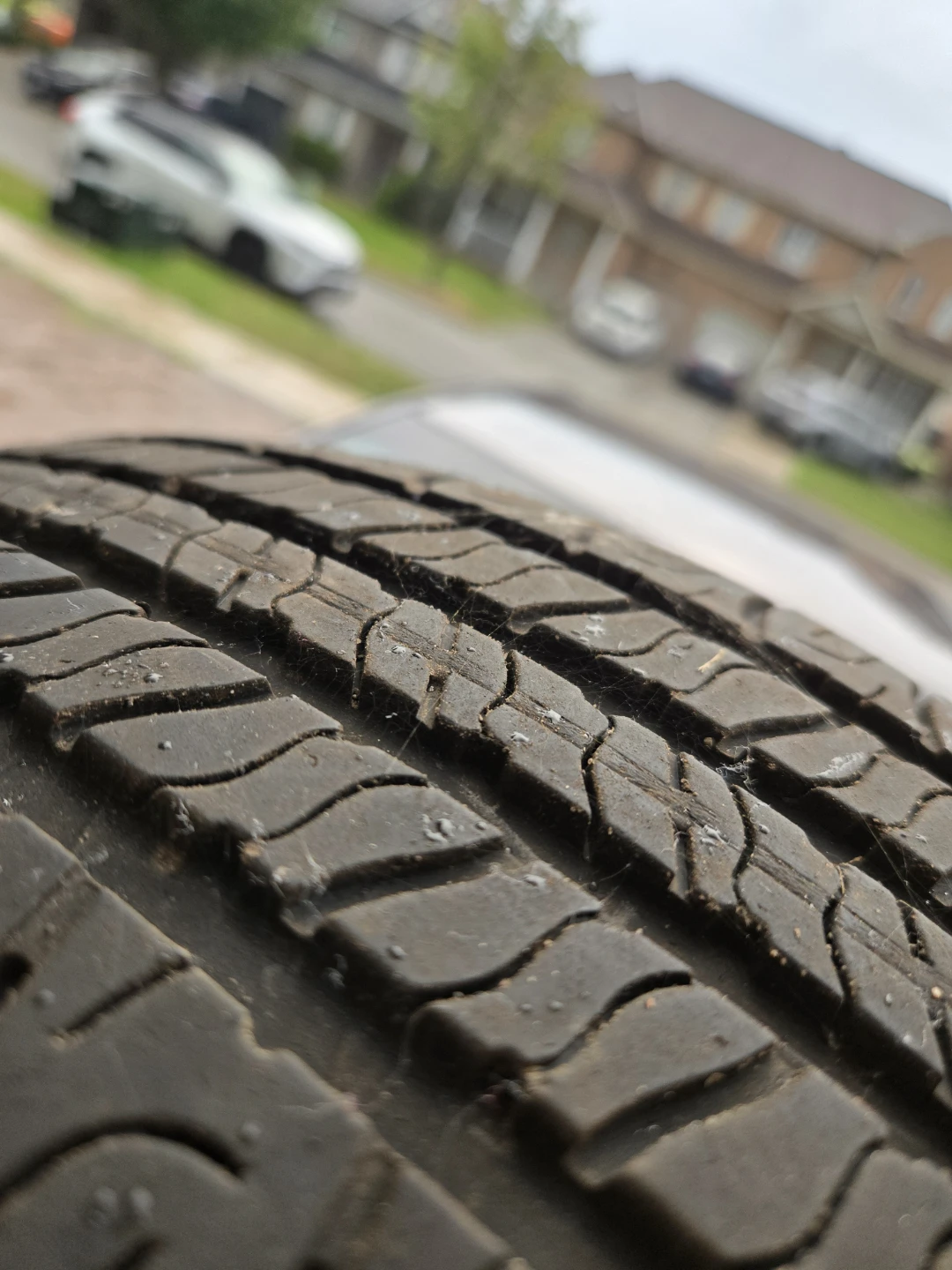 Set of 4 Goodyear All-Season Tires 205/65R16 – Good Tread –