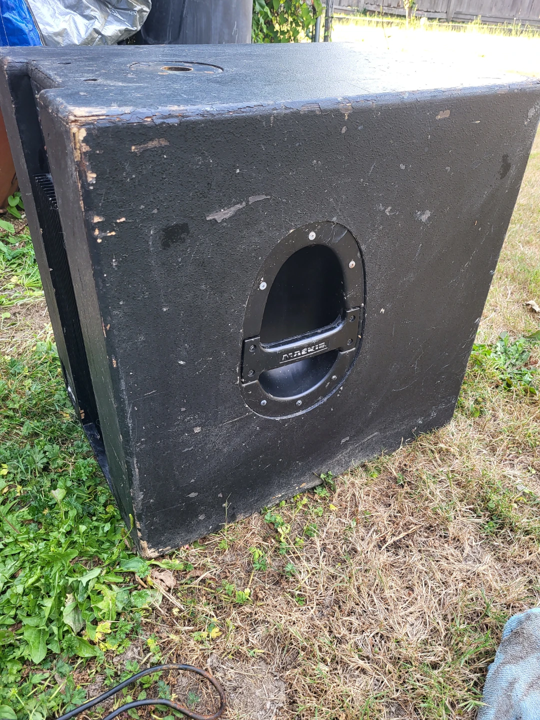 Mackie Active Subwoofer - photo 2