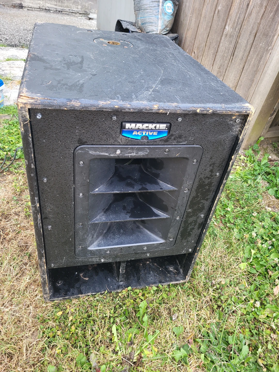 Mackie Active Subwoofer - photo 3
