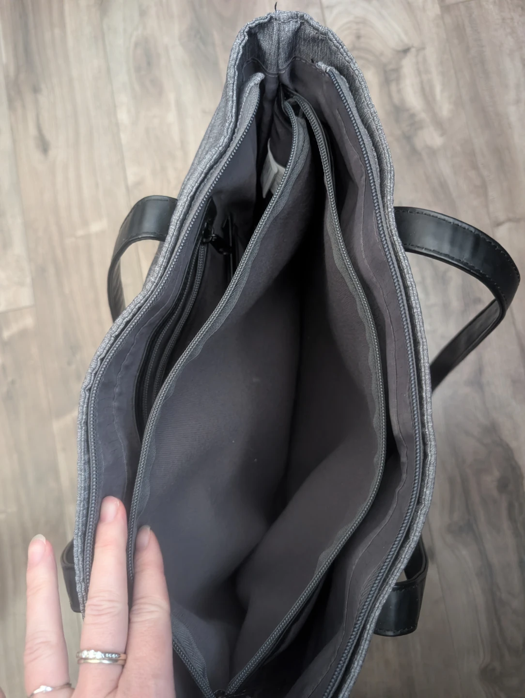 Targus Grey and Black Laptop Tote Bag - photo 3