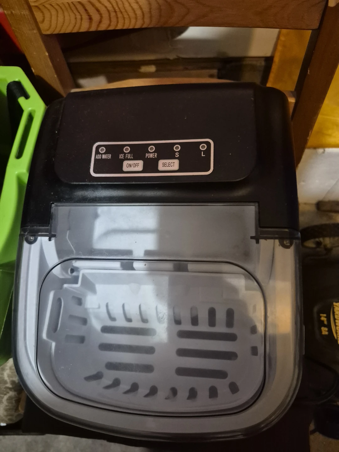 Frigidaire Portable Ice Maker - photo 3
