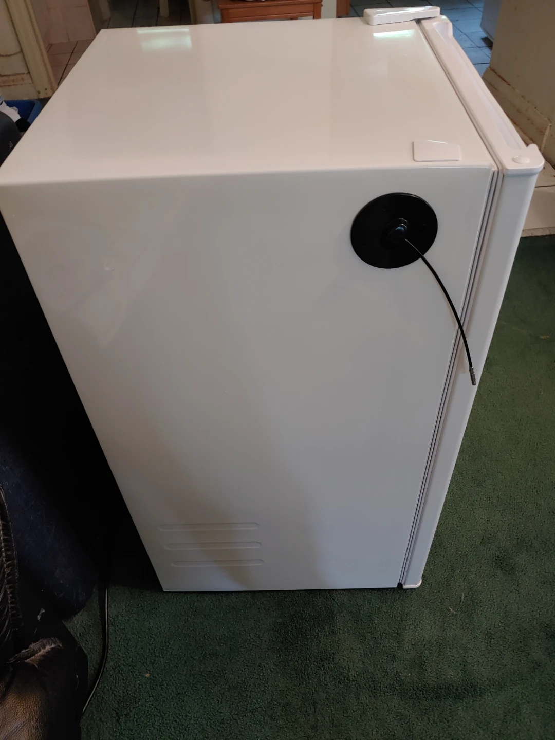 Hamilton Beach Compact Refrigerator HBR33MWEE02 - photo 2