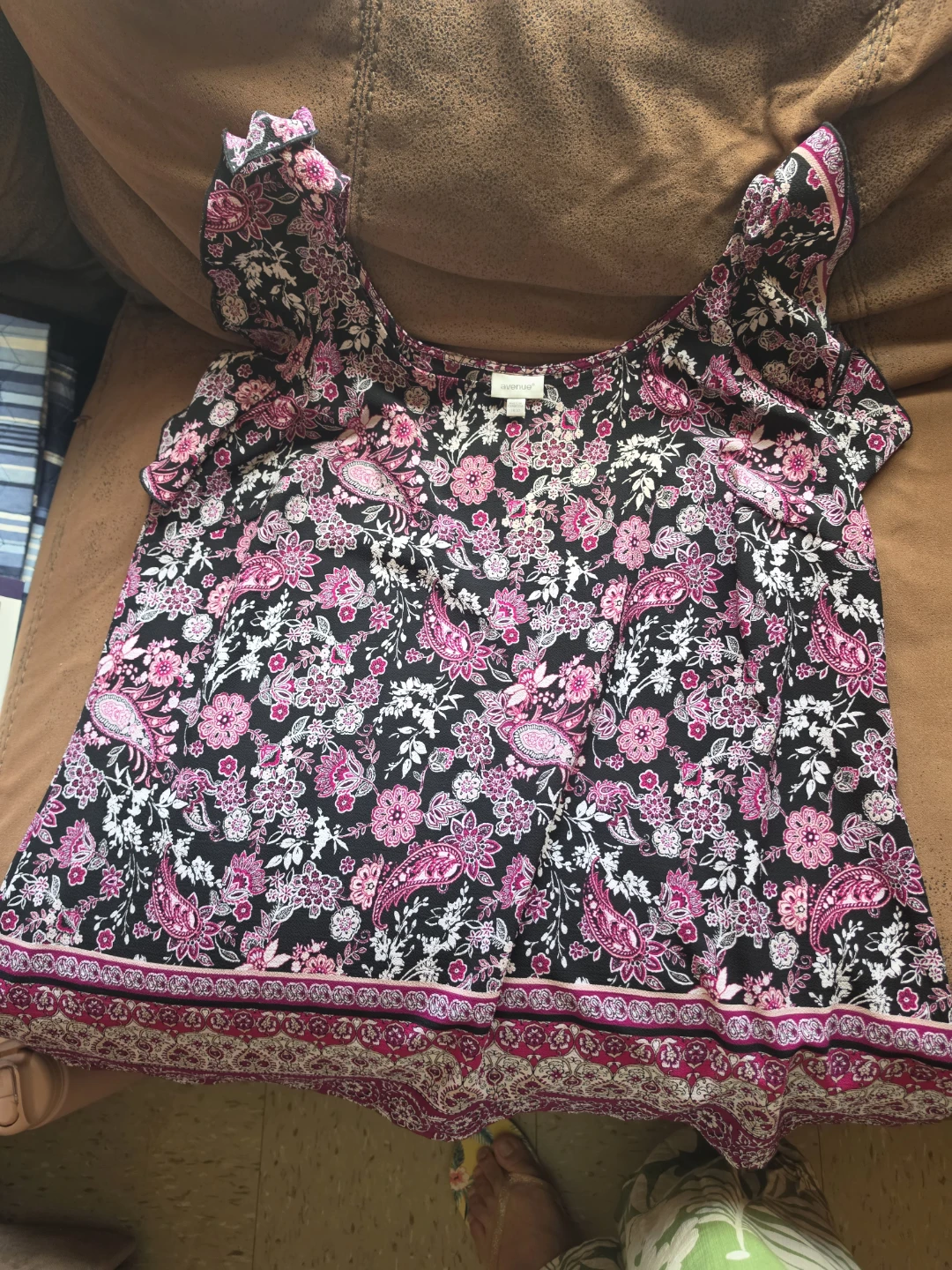Aimee & Ia Crew Neck Floral Top - photo 4