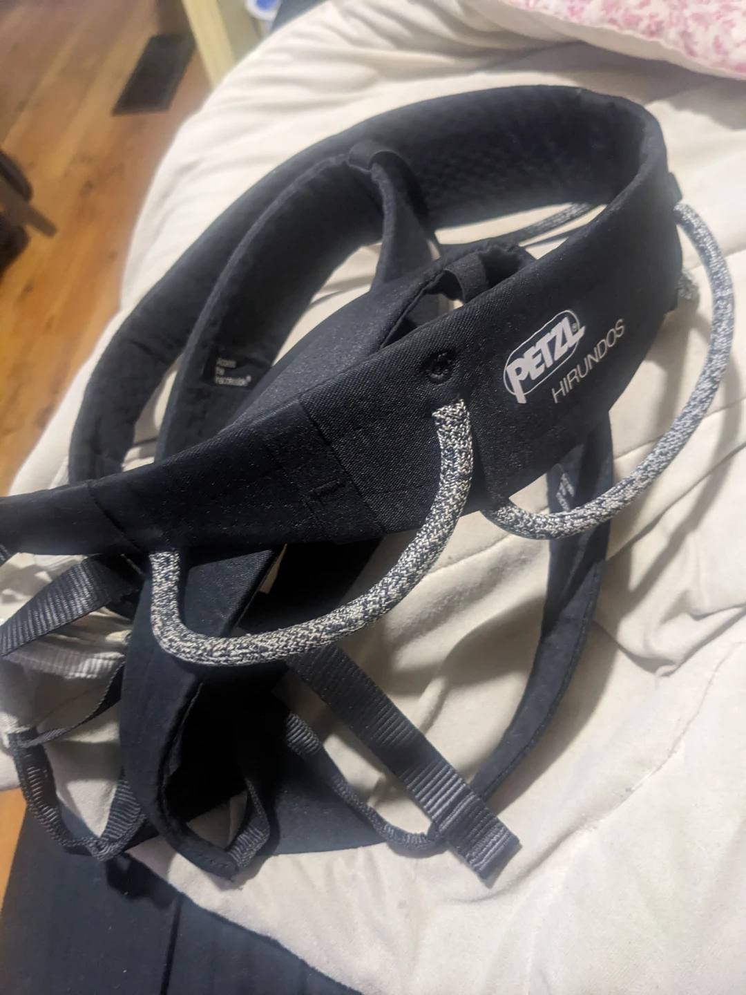 L Petzl Hirundos Climbing Harness - photo 3
