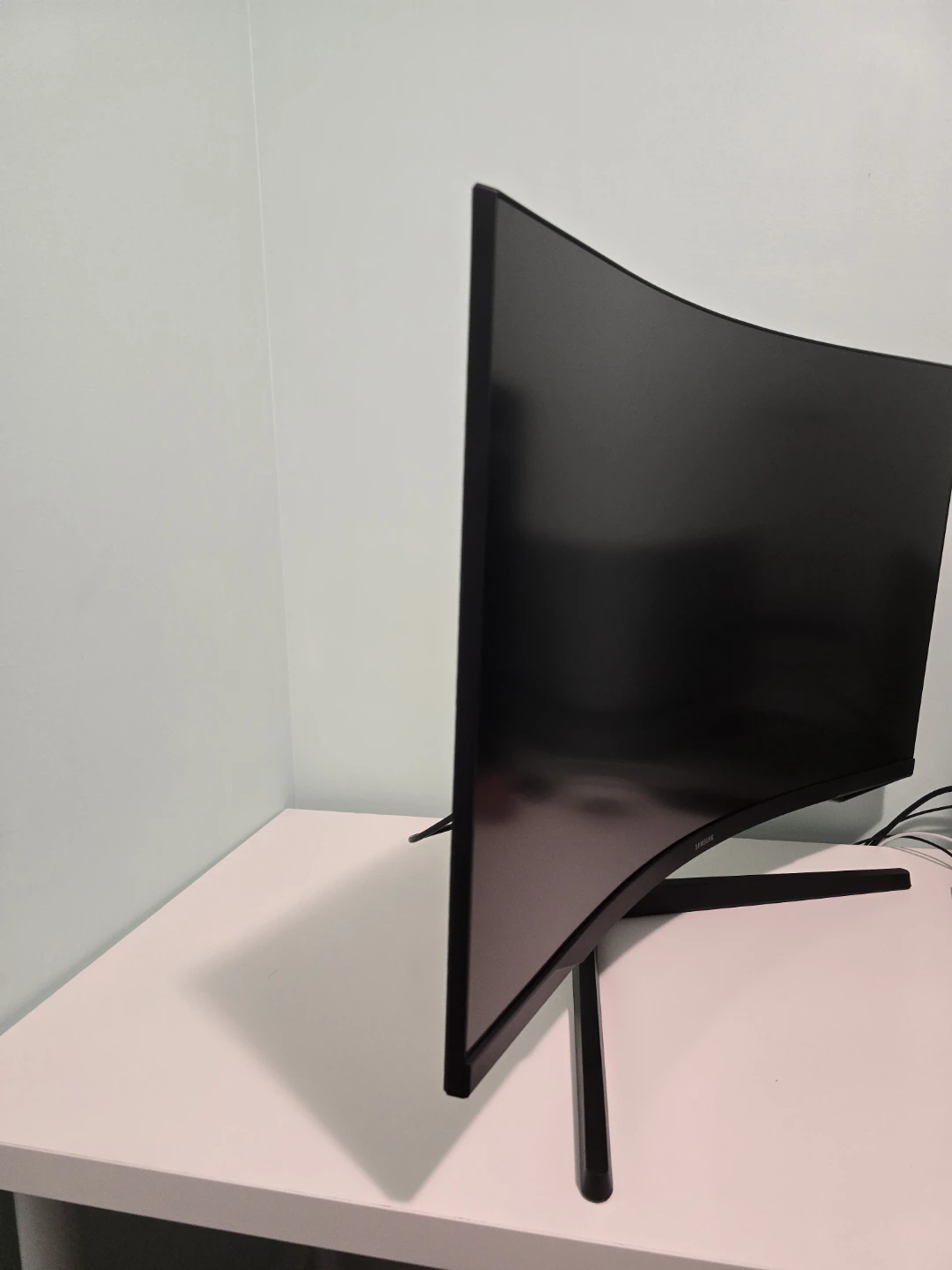 Samsung Odyssey G5 32" curved VA panel - Perfect Condition - photo 3