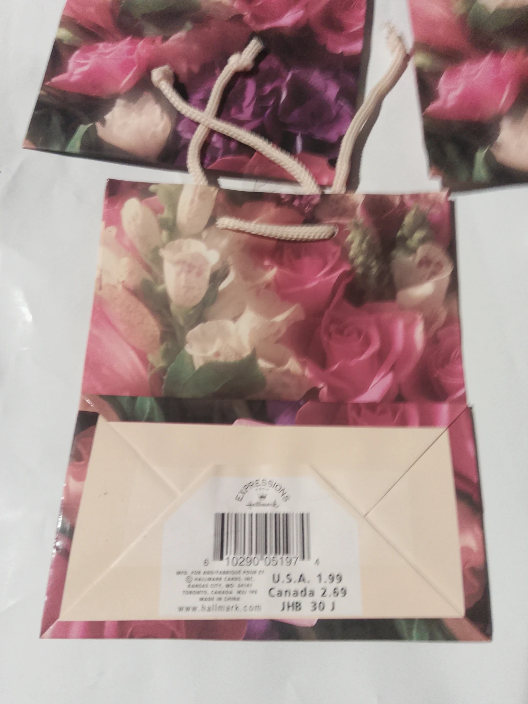 Hallmark Small Gift Bags with Floral Design (7 Pack) - photo 2