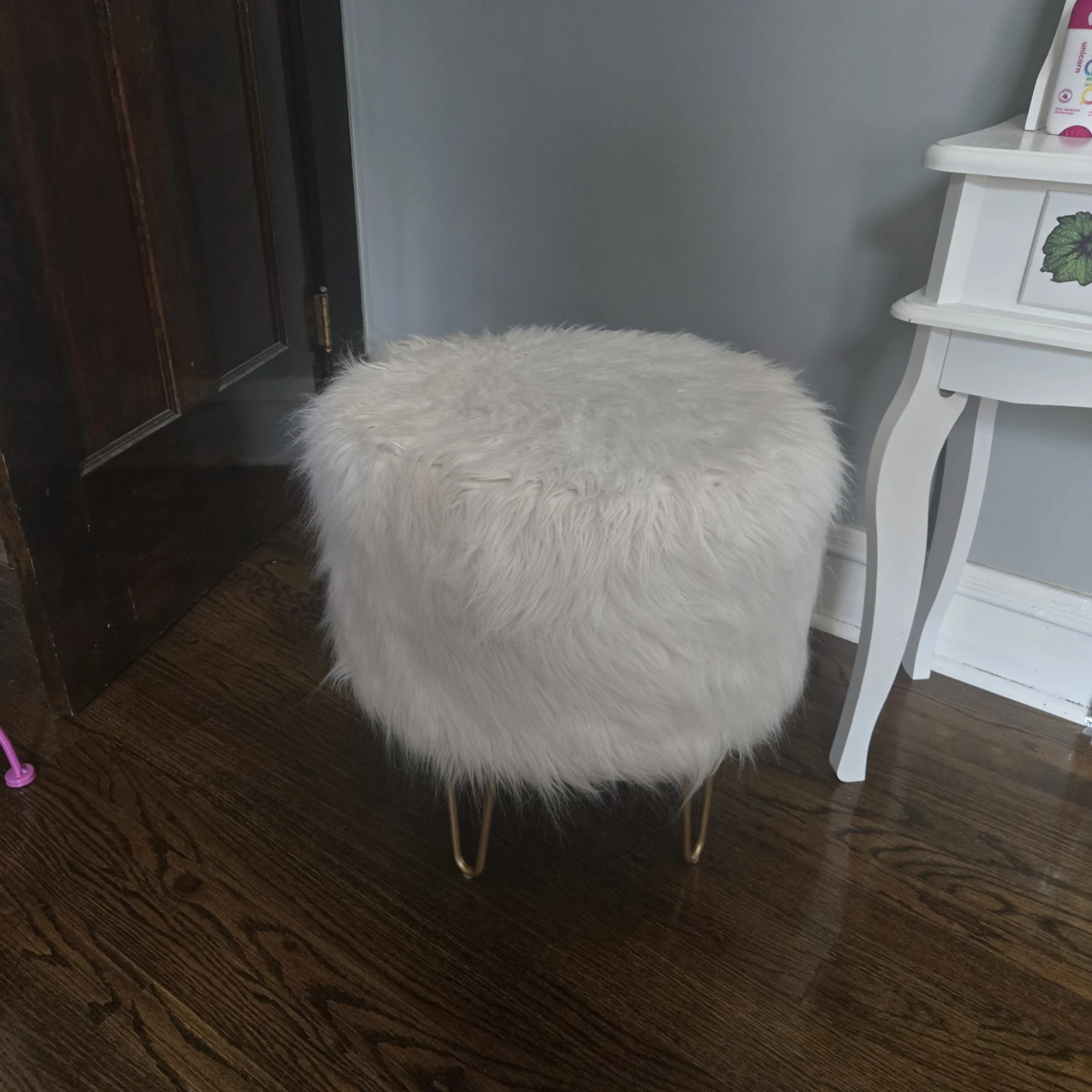 White Faux Fur Round Ottoman - photo 3