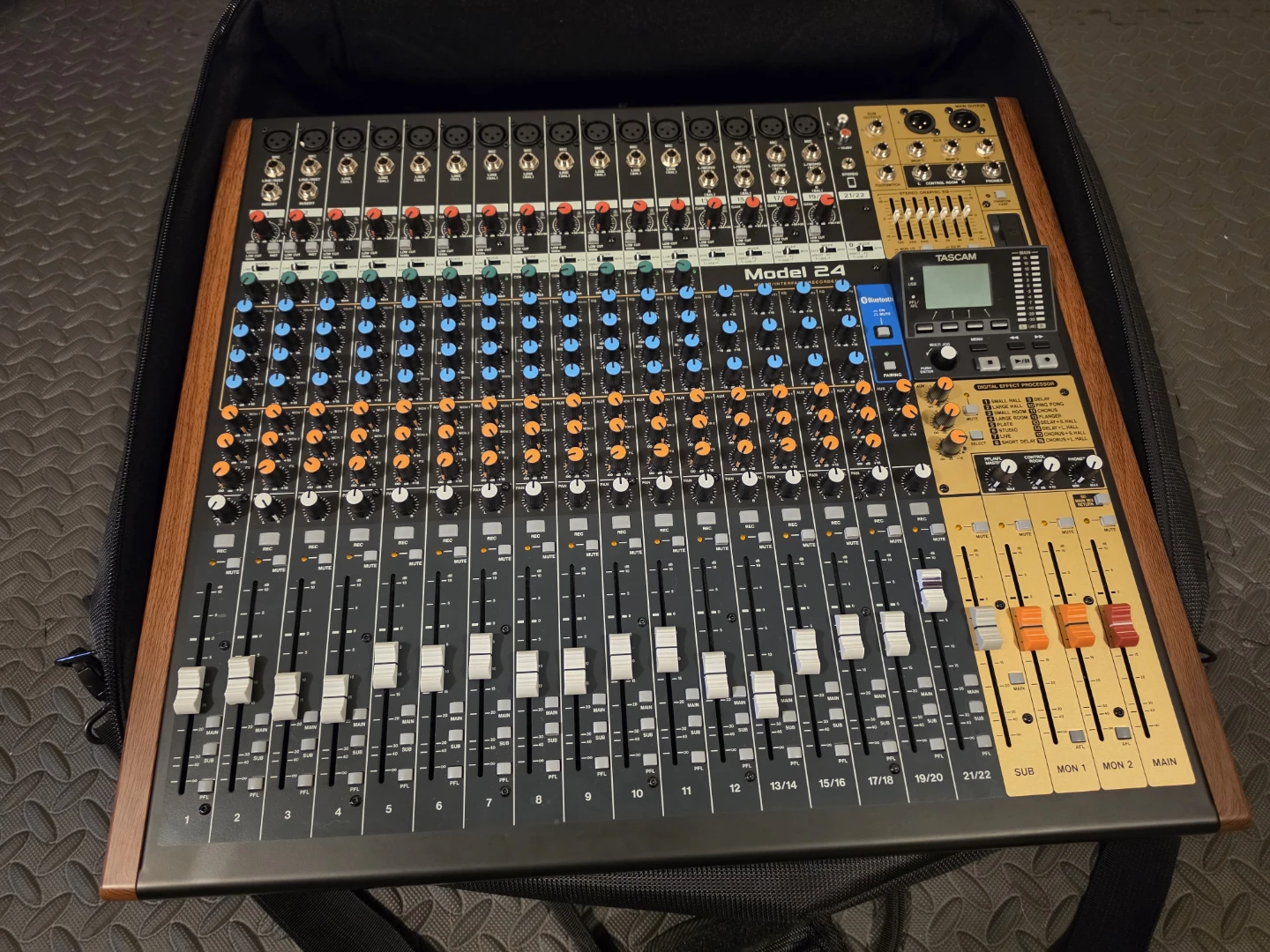 Mixer Tascam Model 24 Multitrack Live Recording Console - photo 2