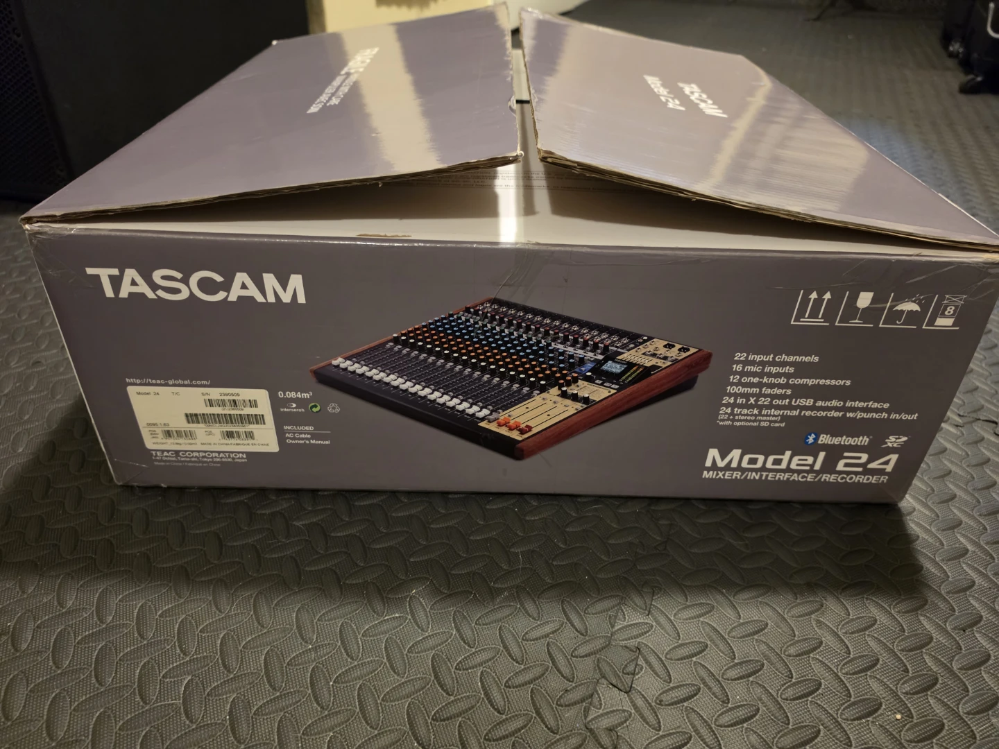 Mixer Tascam Model 24 Multitrack Live Recording Console - photo 5