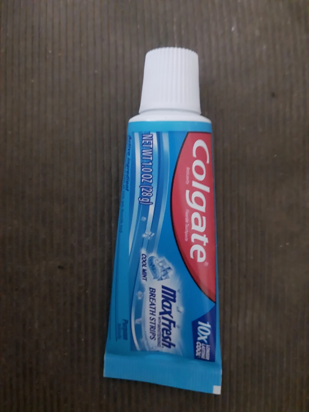 Colgate MaxFresh Cool Mint Toothpaste (1 oz) - photo 3